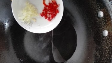 怎样做一道爽口开胃的凉拌蕨根粉？