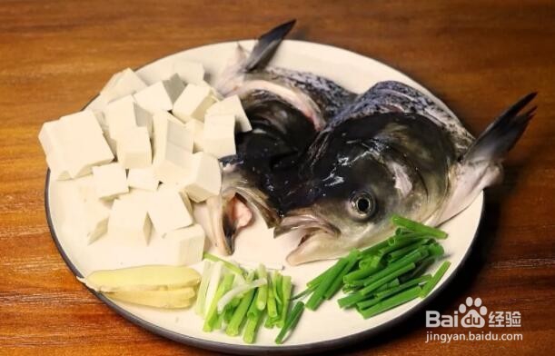怎样才能做出奶白色的鱼汤