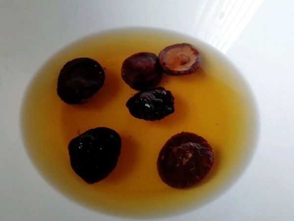 送荷叶香菇鸡粥