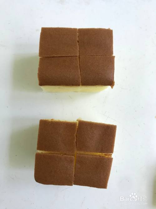 三个蛋糕平均分给四个人应该怎么分