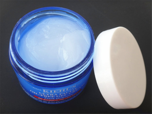 科颜氏高保湿面霜有点米色偏黄,保质期还有半年,是不是面霜变质了