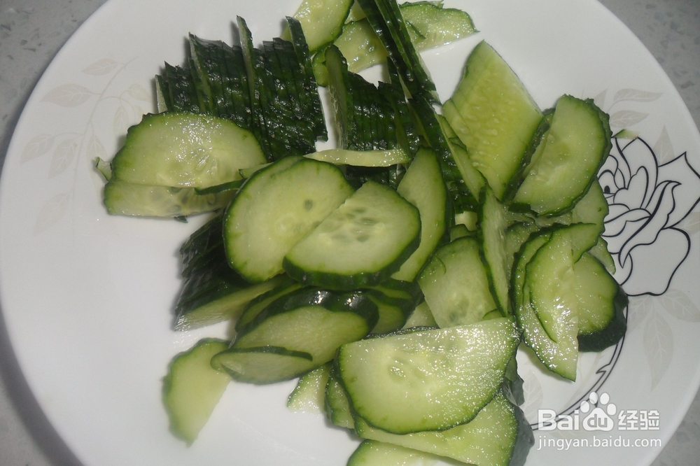黄 瓜 炒 鸡 蛋