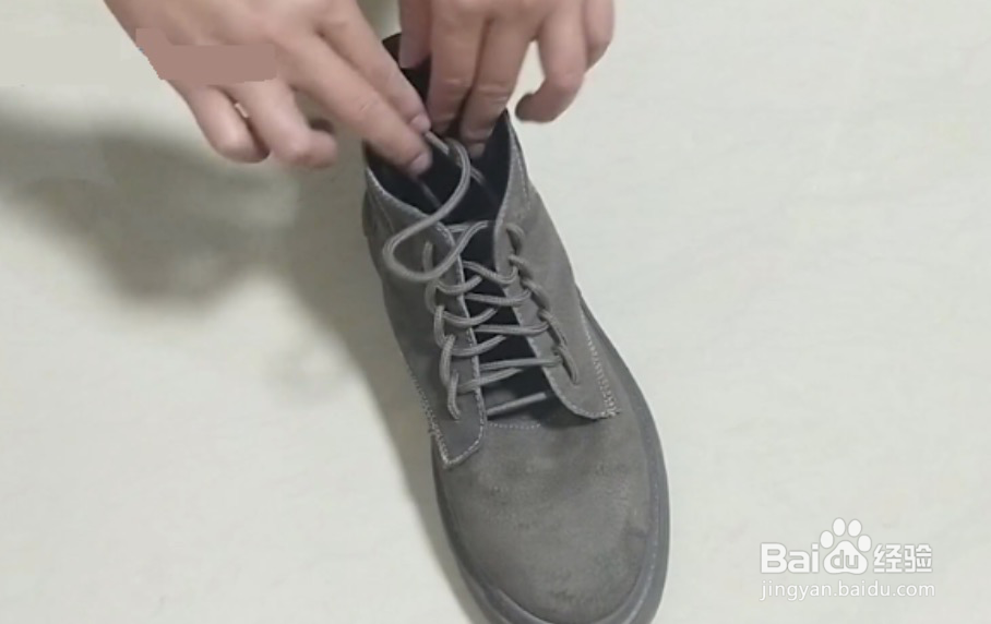 马丁靴怎么系鞋带图解