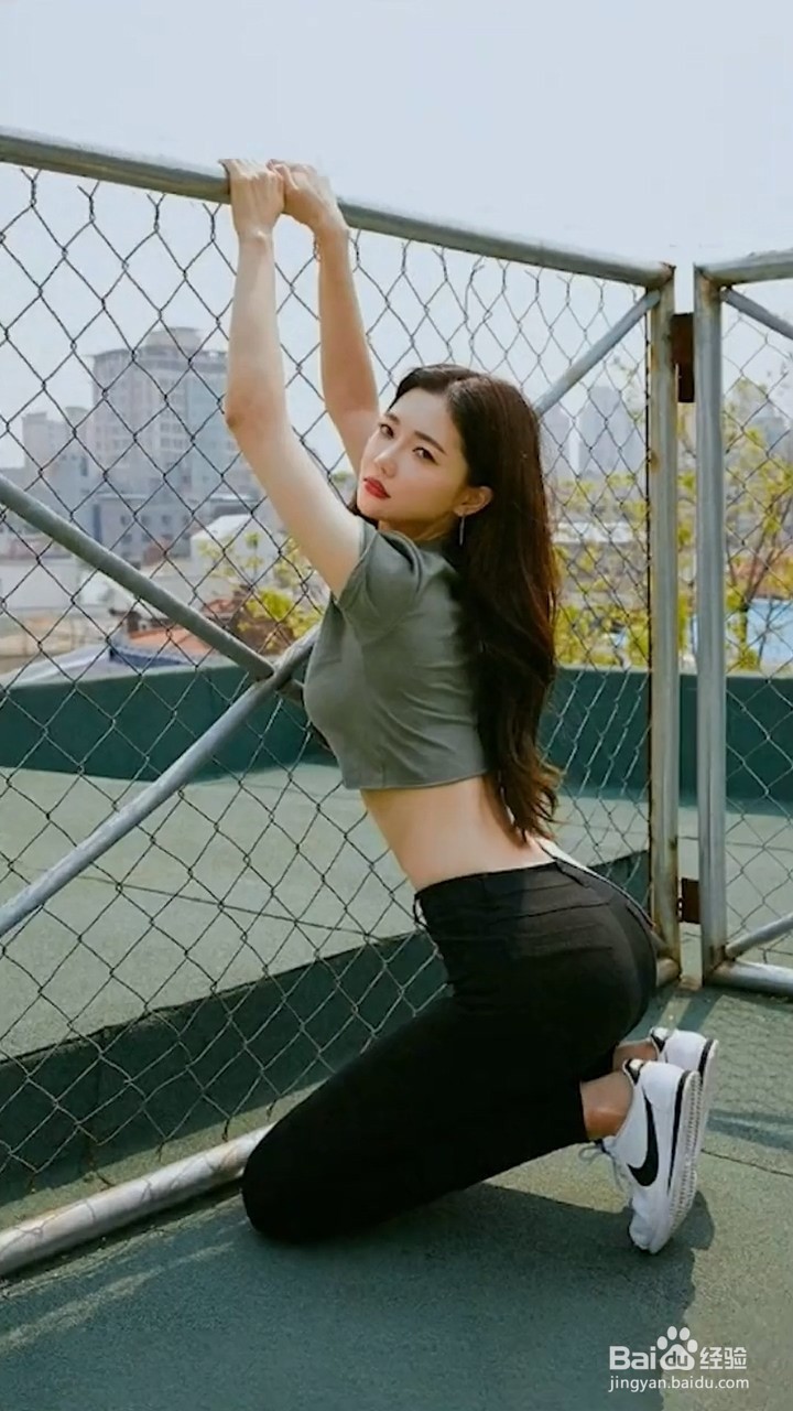 PS中如何扶正照片？