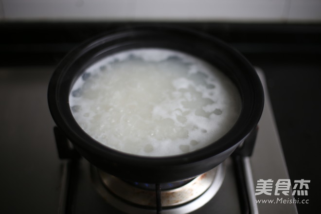 皮蛋瘦肉粥的做法