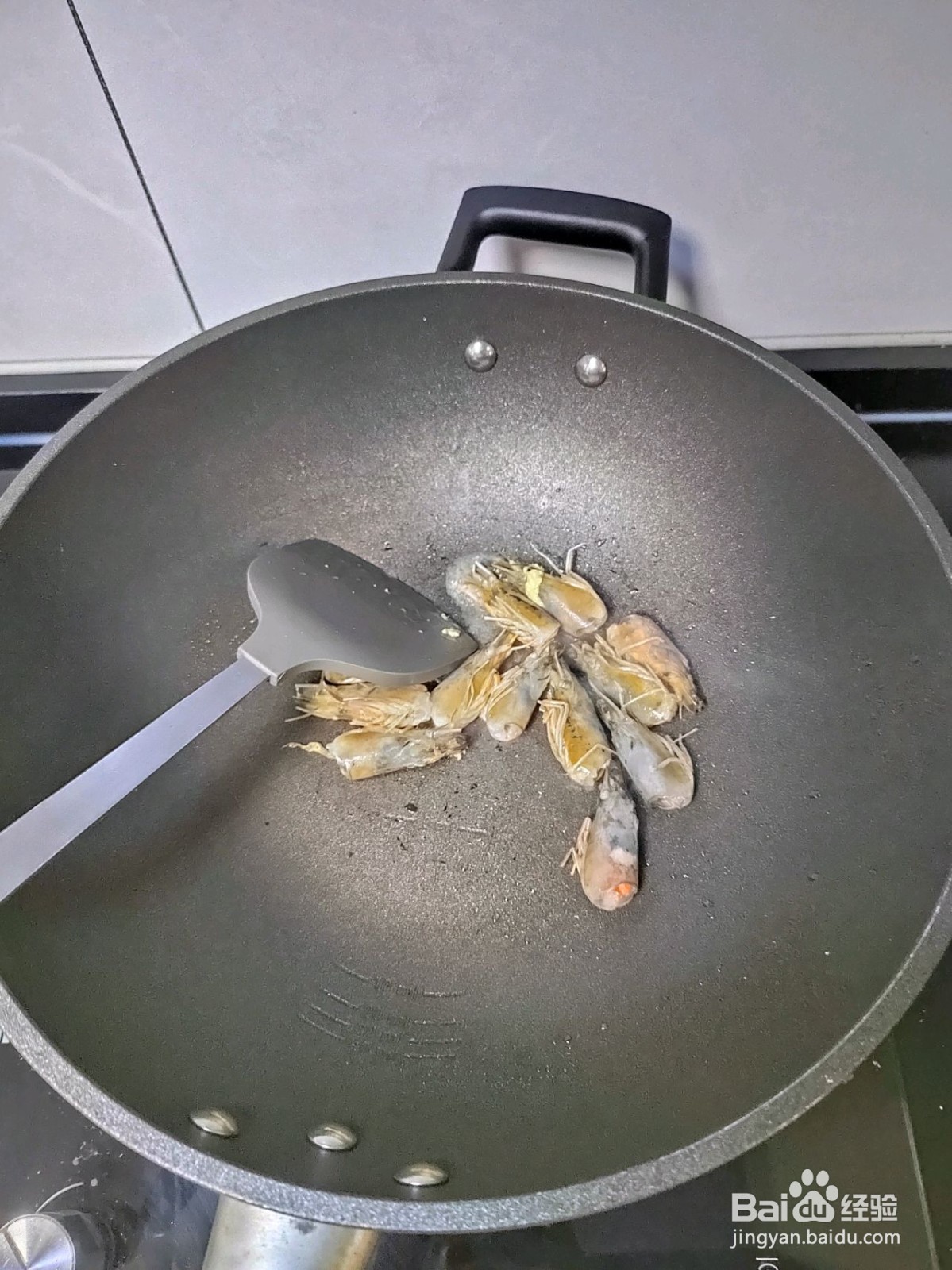 菠萝虾仁炒饭怎么做