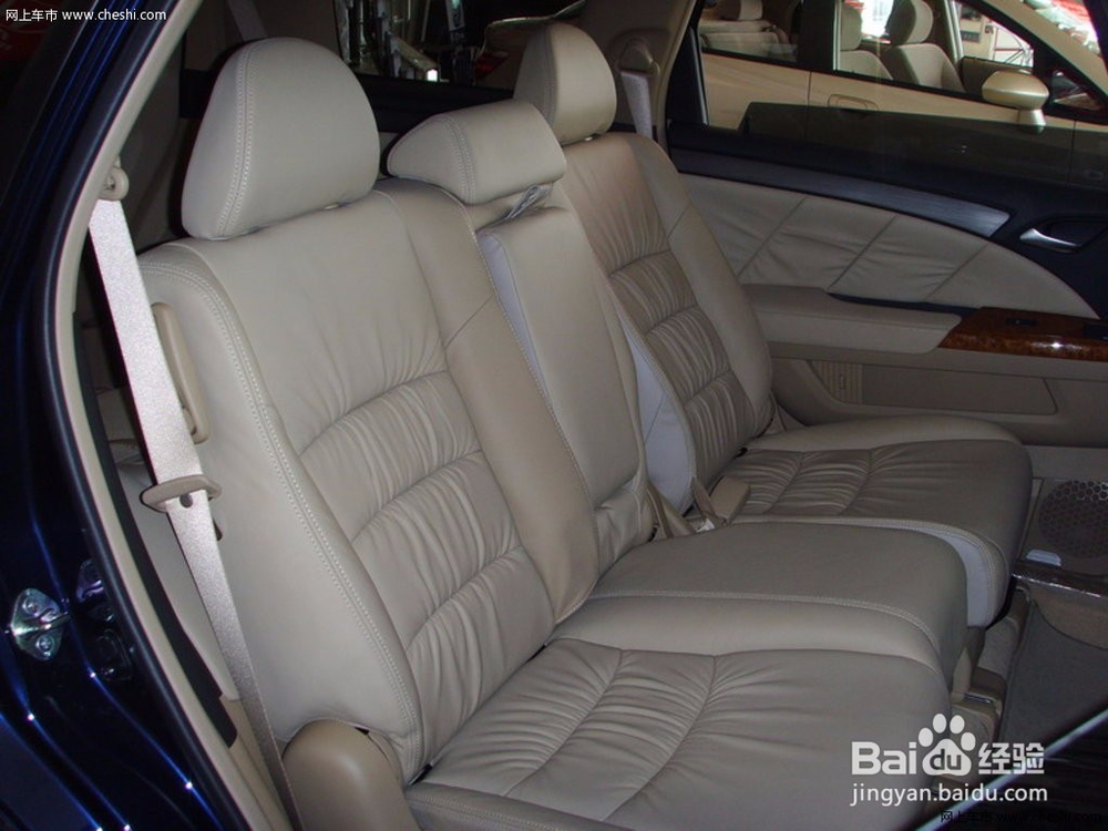 奥德赛后排座椅怎么放倒