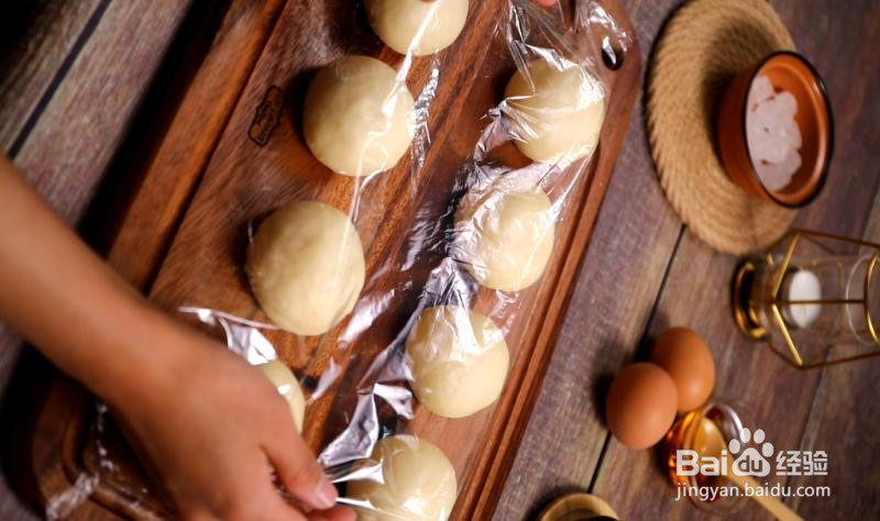 蜂蜜脆底小面包的做法