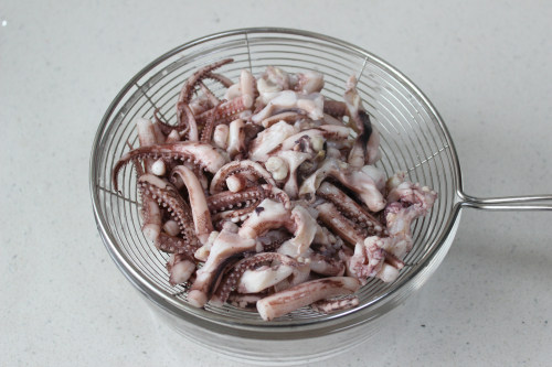 教你做黄瓜花炒鱿鱼，让你越吃越想吃，根本停不下来！