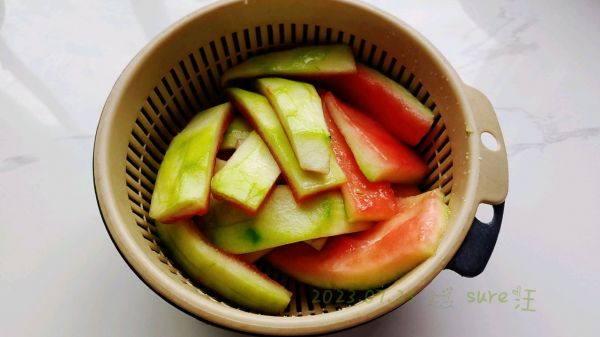 蒜辣肉酱蛋瓜条