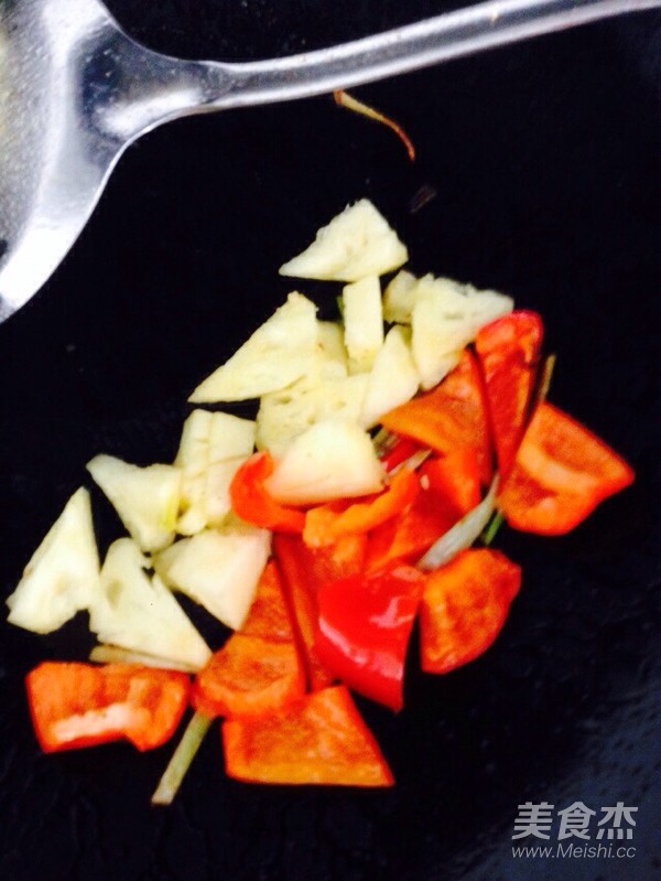 红椒菠萝炒虾仁