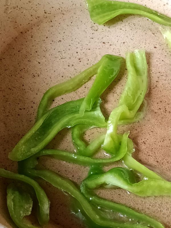 酱香青椒炒薄豆皮