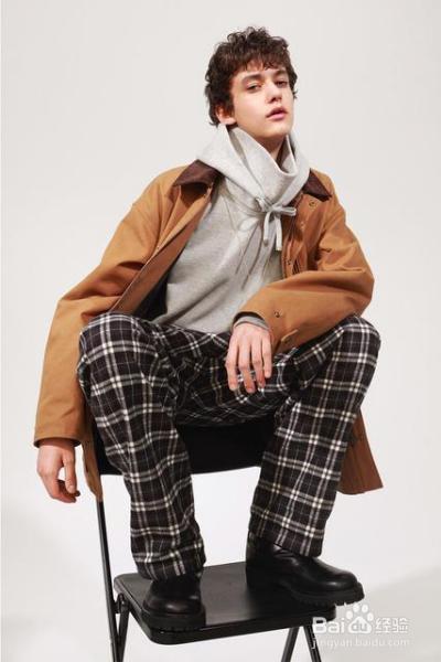 从冬天穿到春天！初春必备的4单品，「格纹宽裤」兼具质感与休闲