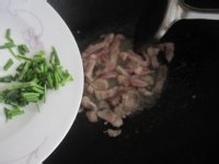 蒿子秆炒肉的做法