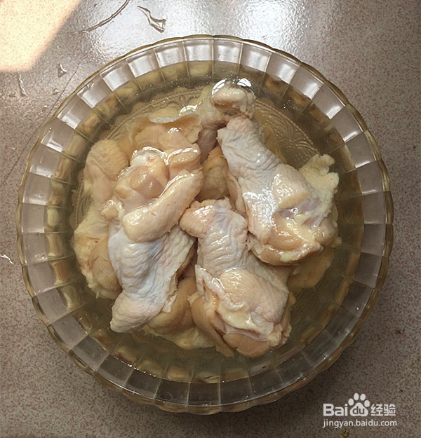 水笋烧鸡翅根的做法