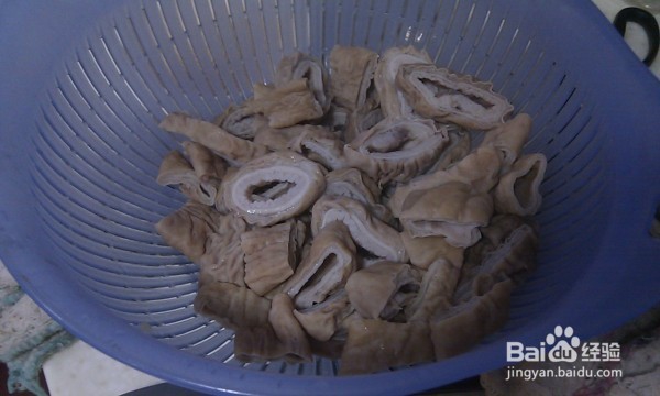 怎样做洋葱炒肥肠才是最好吃的
