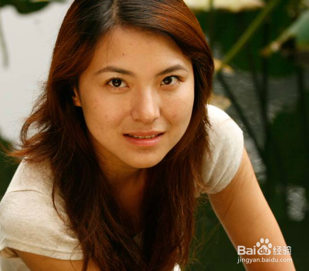 如何利用ps将人变成笑脸