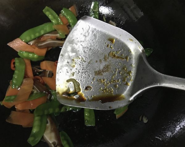 荷兰豆炒层层脆