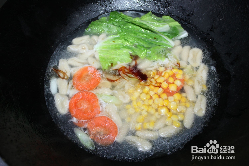 猫耳面火腿杂蔬汤