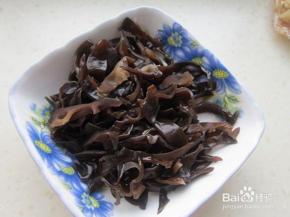 如何做出美味健康的金针菇黑木耳炒肉丝