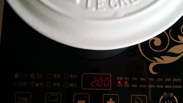 红烧排骨腊味双拼煲仔饭