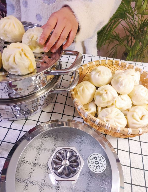 猪肉荠菜馅包子