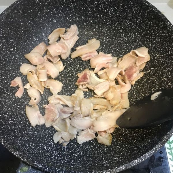 五花肉干煸有机花菜