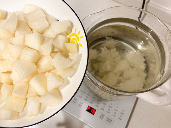 冰糖银耳炖雪梨