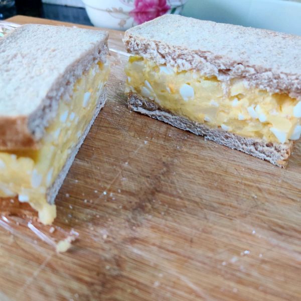 鸡蛋土豆爱心三明治