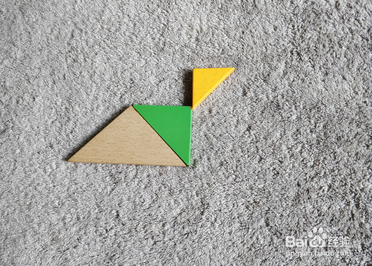 爬行比赛的娃娃用七巧板怎么拼？