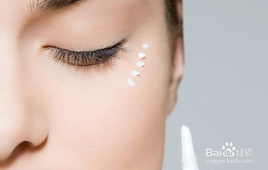 如何使用眼霜能达到更好的效果？