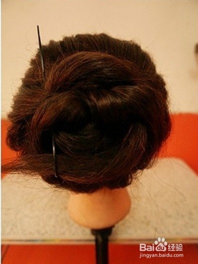 教你三分钟打造优雅盘发