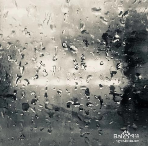 怎么拍雨滴落下的照片