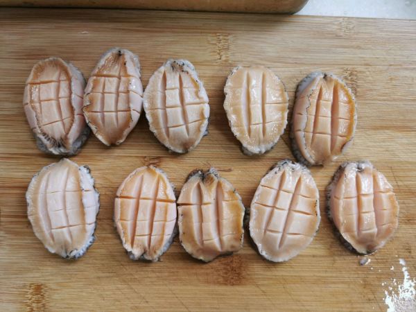 红烧鲍鱼鸡翅煲