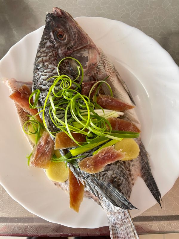 十年陈花雕火腿蒸罗非鱼