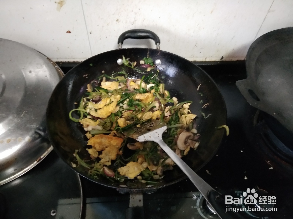 香菜黄瓜丝炒鸭蛋