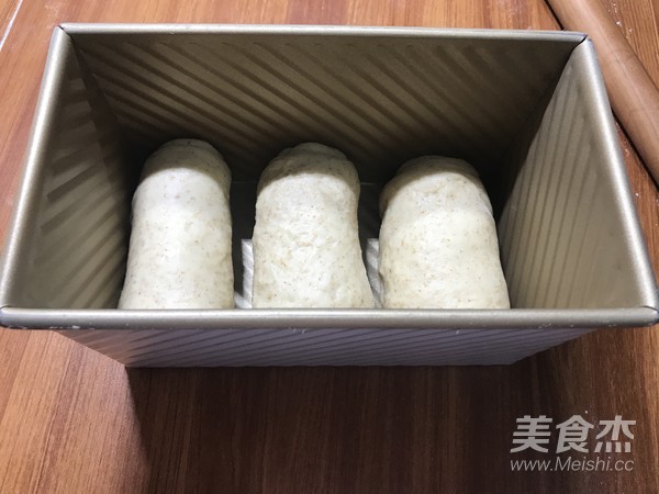 全麦葡萄干吐司