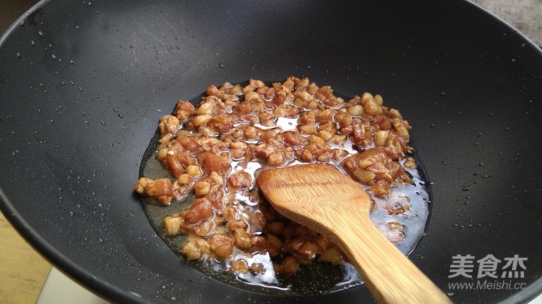 茄子肉丁手擀面