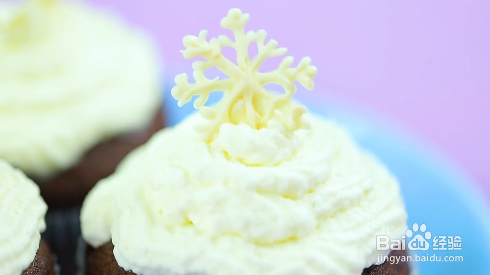 怎么diy圣诞气息的纸杯蛋糕