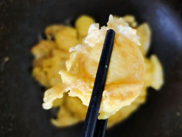 虾仁金针菇豆腐煲