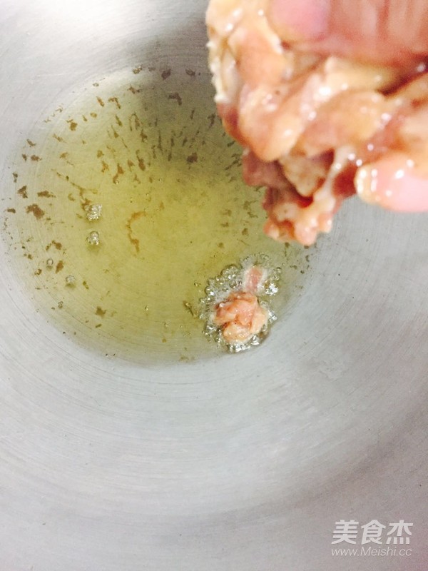 酸汤酥肉的做法