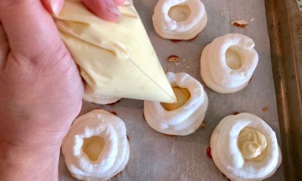 柠檬奶油卡仕达蛋白酥杯