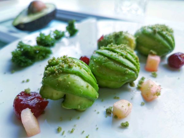 蔓越莓牛油果卷