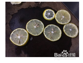 柠檬百香果汁的做法