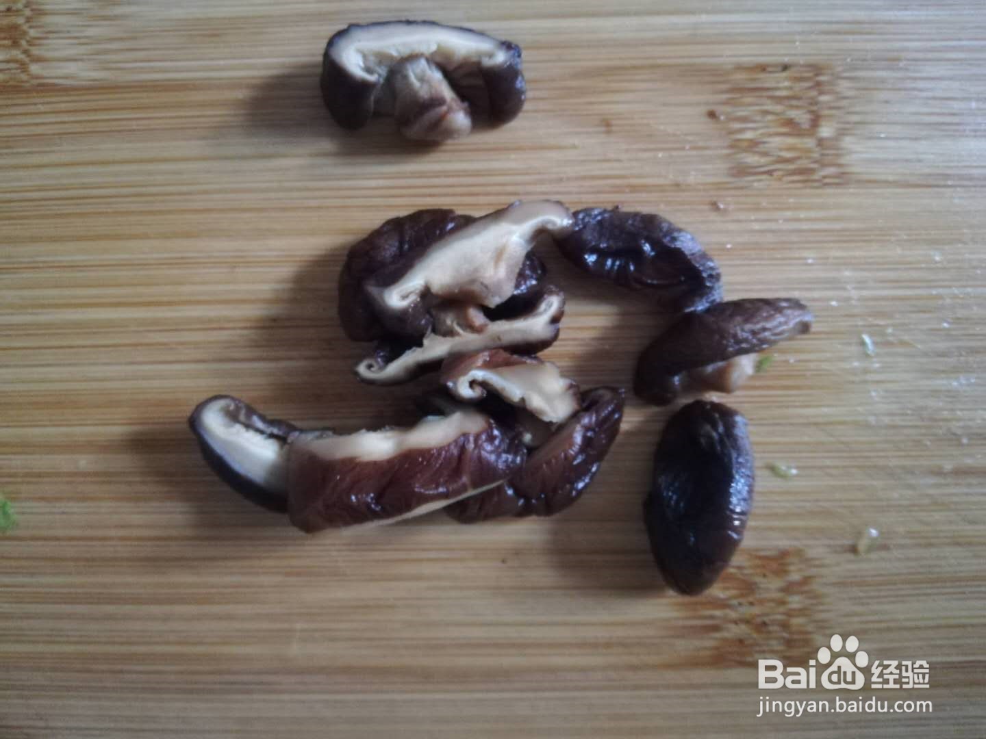 香菇炒圆白菜的做法