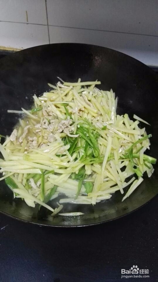 最简单的青椒土豆炒肉丝