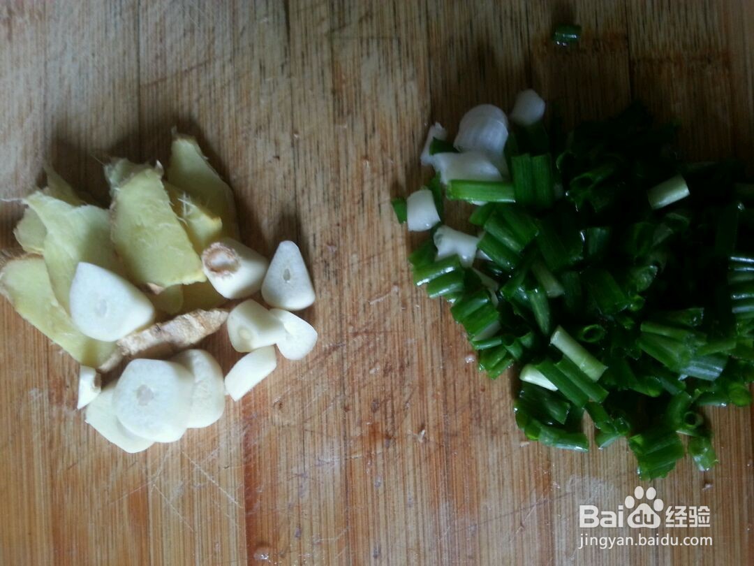 茭白肉片溜香菇的做法