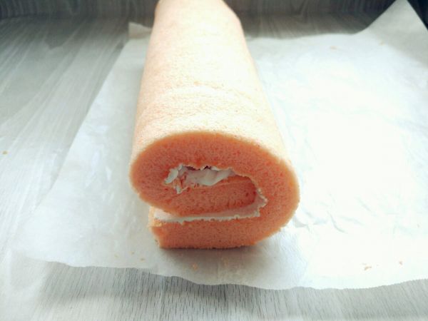 樱花草莓蛋糕卷