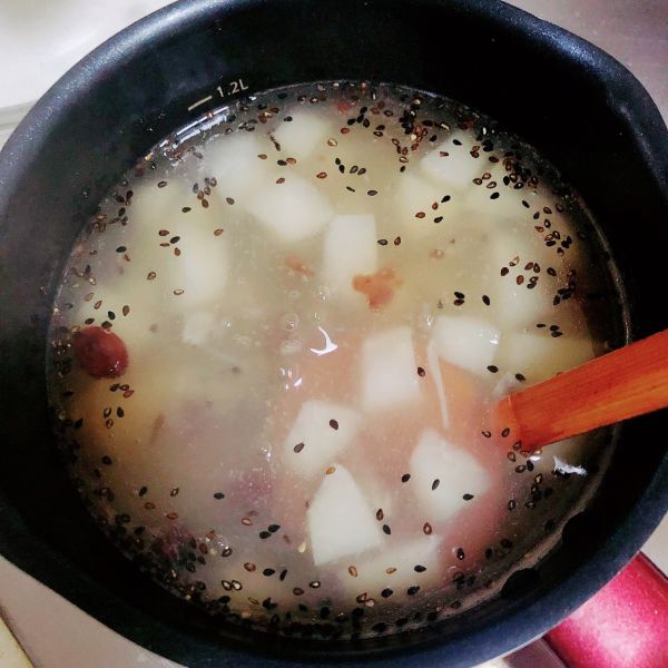 蔓越莓雪梨百合藕粉羹