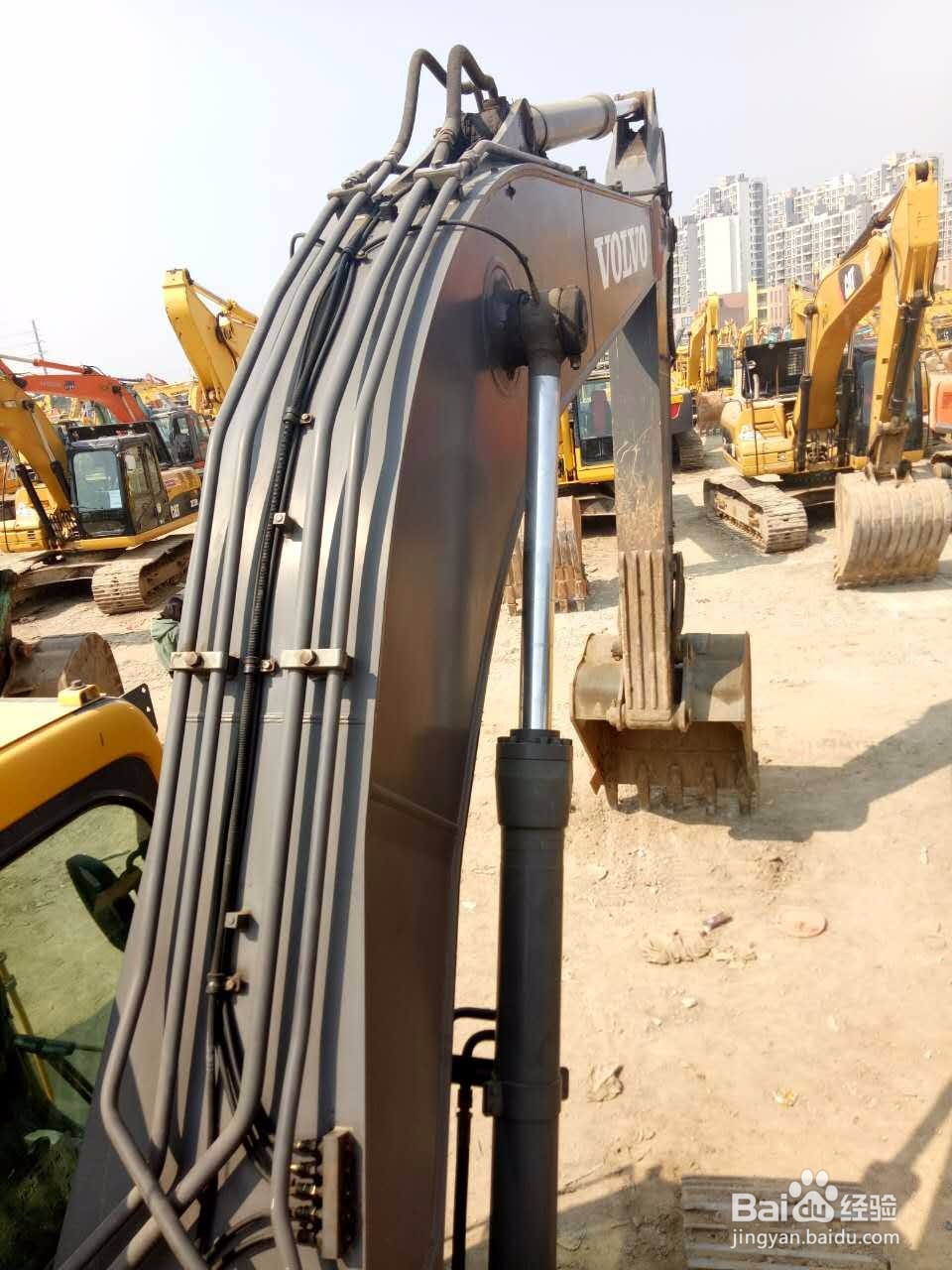 如何购买二手挖掘机_江苏金山二手挖掘机市场